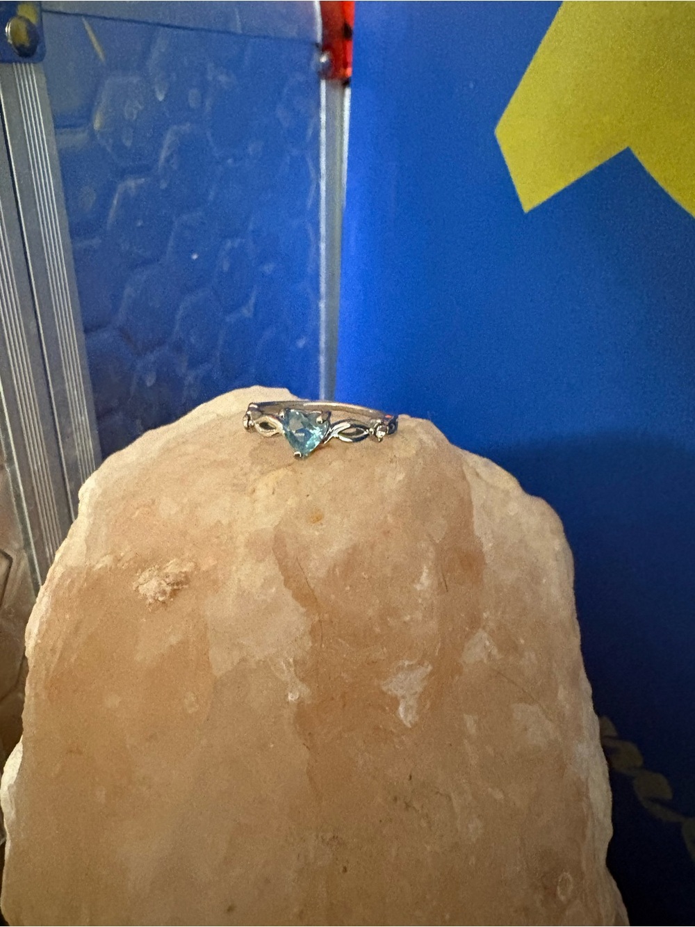 Women’s ring NWOT size 6